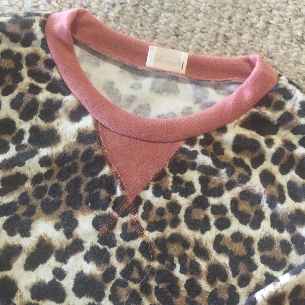 NWOT Color Block Animal Print Top - Picture 3 of 6